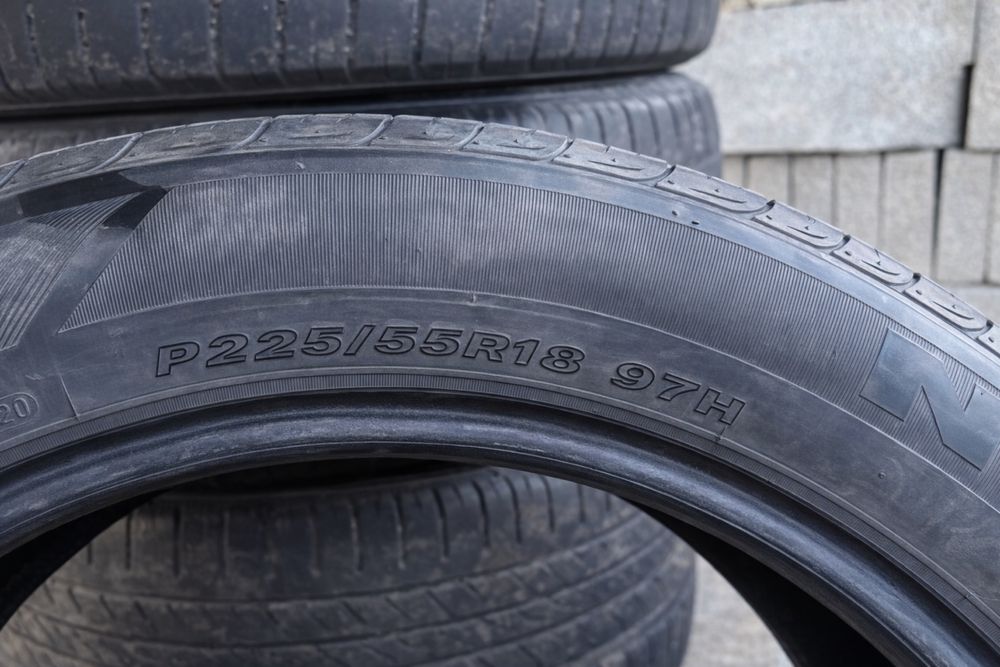 Бу Летние шины P225/55R18 97H