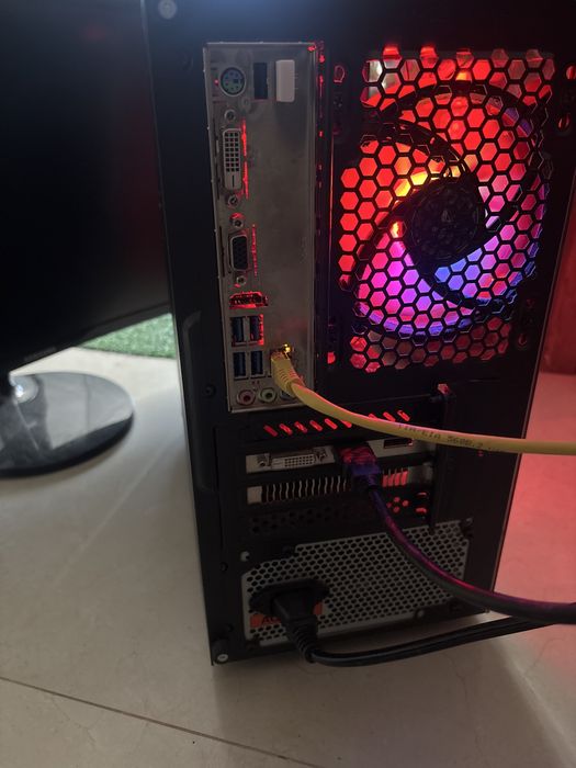 Sistem PC Gaming + Monitor Samsung 24” curbat – complet