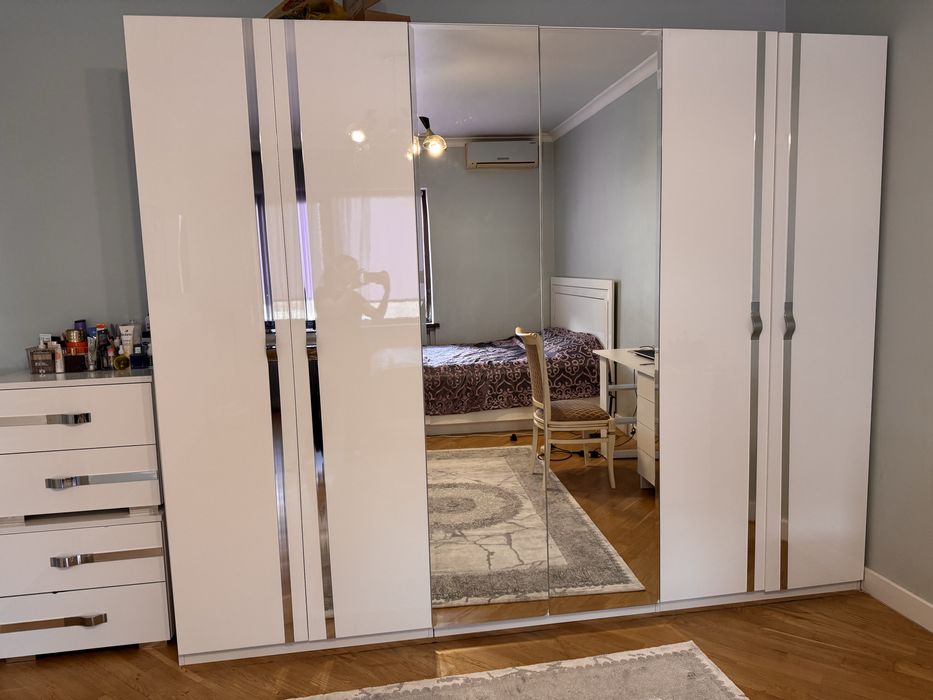 Спальный гарнитур