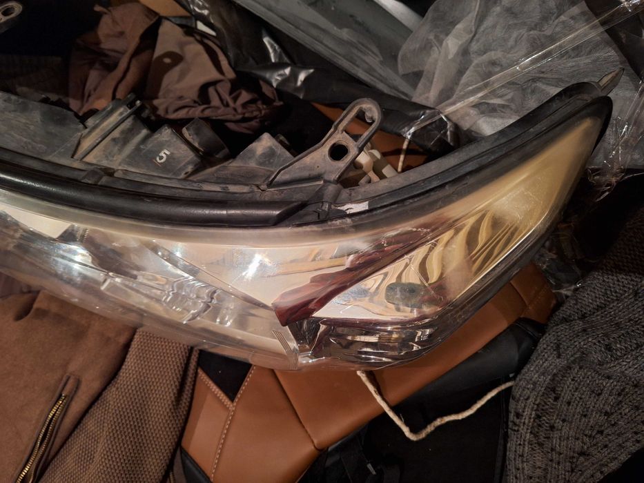 фара передняя левая Land Cruiser 200