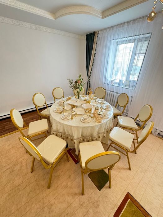 Чехол. Чехлы для стулья .Скатерть. Стулья.Стол