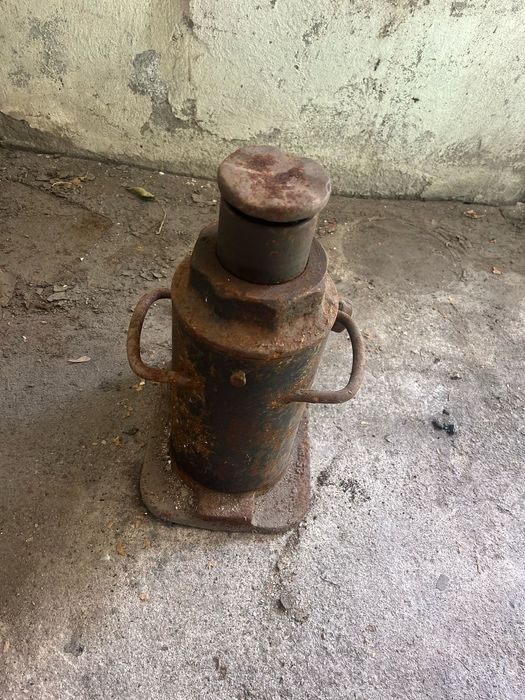 Продам домкрат 25 тонн