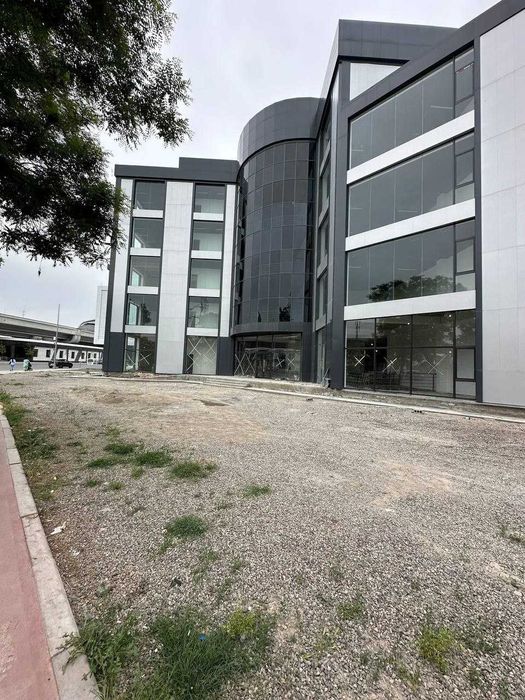 Сдаётся здание     Университет Клиника Частная школа Гостиница