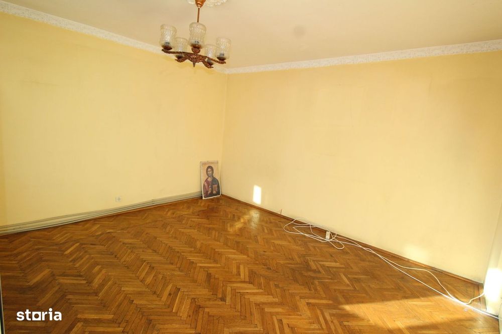 Apartament 4 camere, zonă centrală, Liceul Tudor