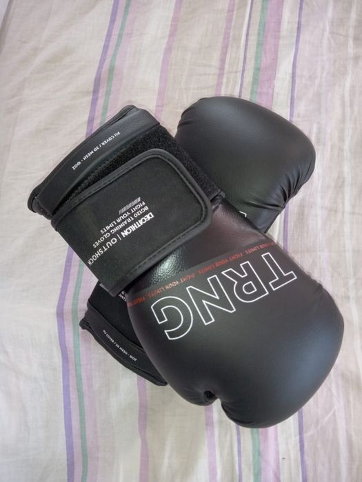 Vând mănuși  noi box