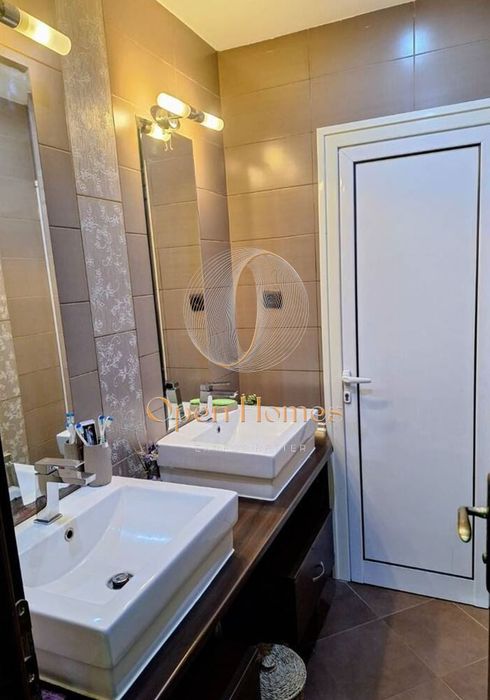 Продава се Четиристаен апартамент в Пловдив, Гагарин - 93 кв.м за 1818 €/кв.м - Снимка #10