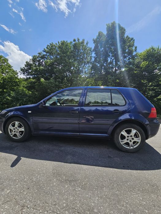Vând Golf 4 an 2003
