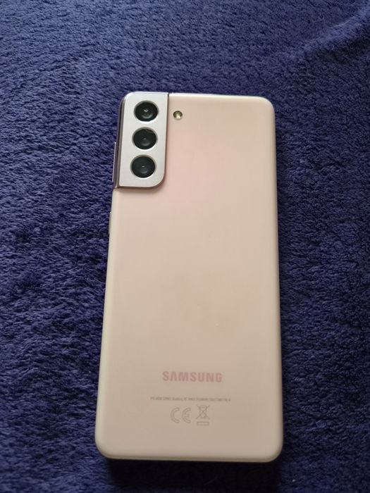 Samsung  S21 5G  128 gb 8gb
Telefonul arata impecabil,
Este liber de rețea,
Funcționează excelent,
Cu husă și cablu,