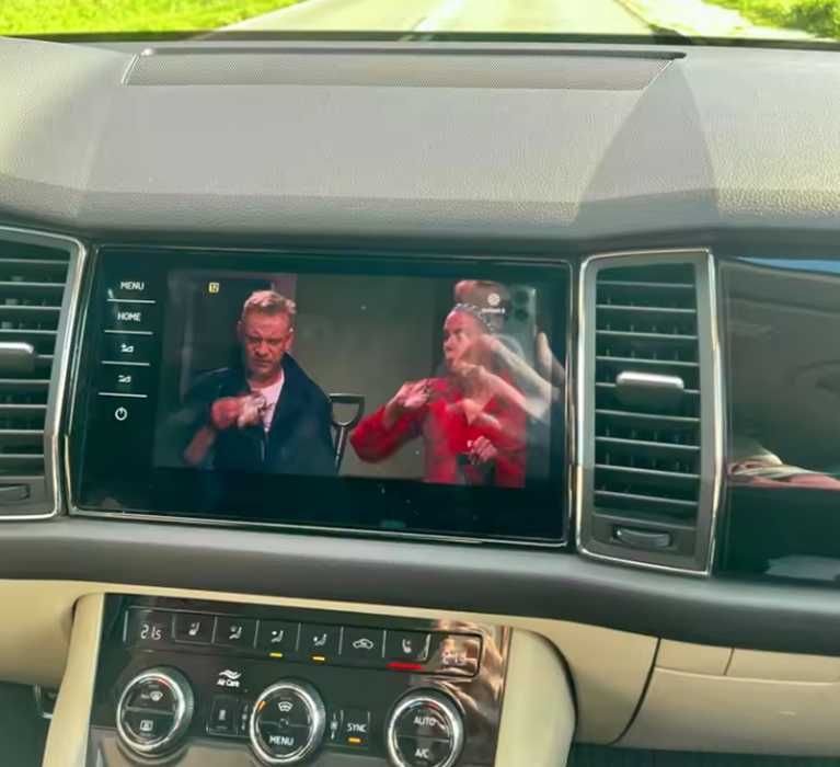 Modul auto AI Box Android 13, 2+32, Wireless CarPlay si Android Auto