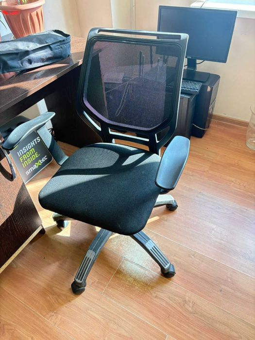 Продам офисные кресла