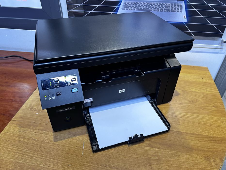 Принтер HP МФУ черно-белый