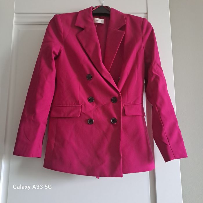 Продаётся костюм (пиджак и брюки) Mango