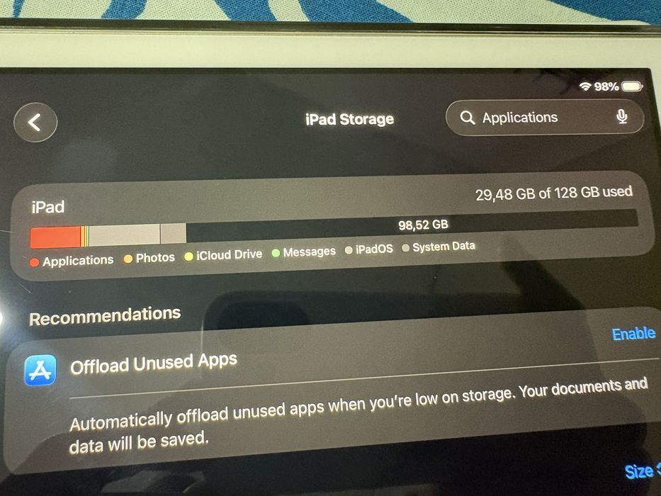 ipad 8th gen 128gb с Lcd черта