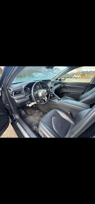 Toyota camry Executive 80000 km 2022 avariat.