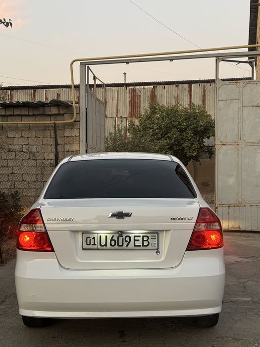 Нексия 3 сотилади