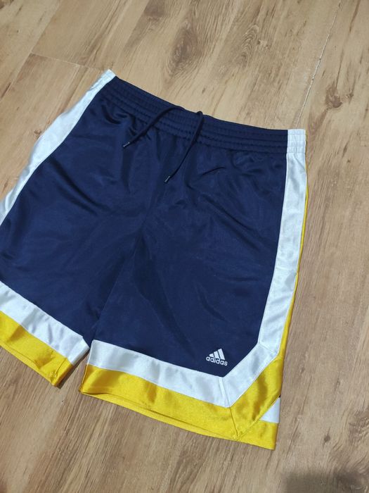 Pantaloni scurți Adidas mărimea S