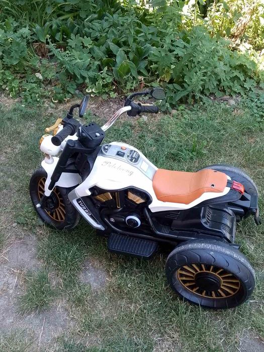 Акумулаторен мотор 12V