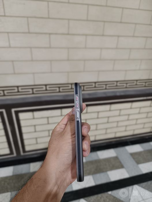 OnePlus 15 учун сифатли чехоллар сотилади