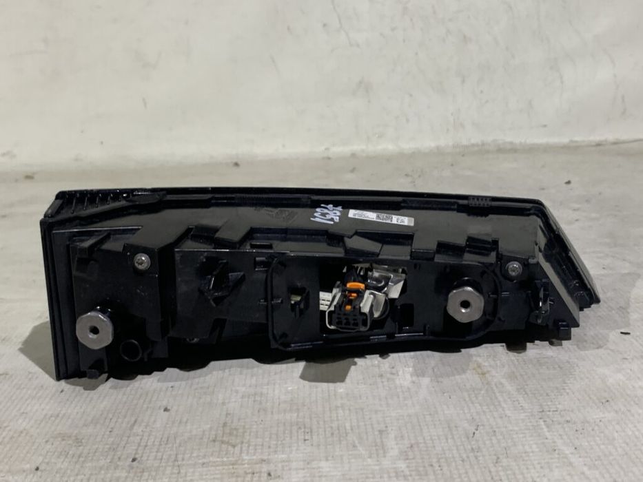 Stop dreapta spate pe hayon, Peugeot 308 GT, 2021, 2022, 2023, 2024, cod origine OE 9835300380.