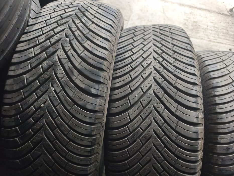 Set 4 anvelope all seasons Vredestein 215/ 55 R16