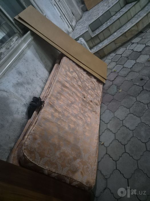 Matras eski tekinga beramiz toza faqat eski