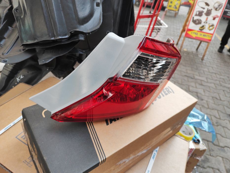 Задний фонарь камри 50