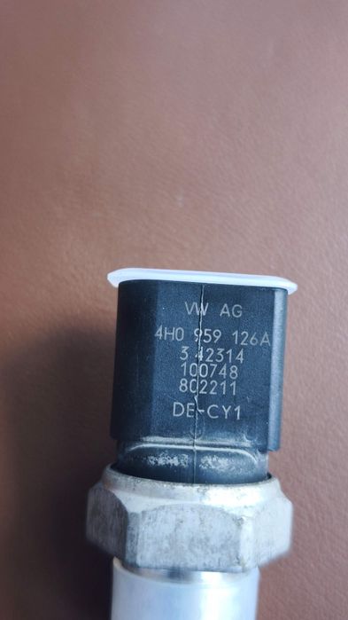 Оригинален датчик за климатик (пресостат) Audi / VW – 4H0 959 126A