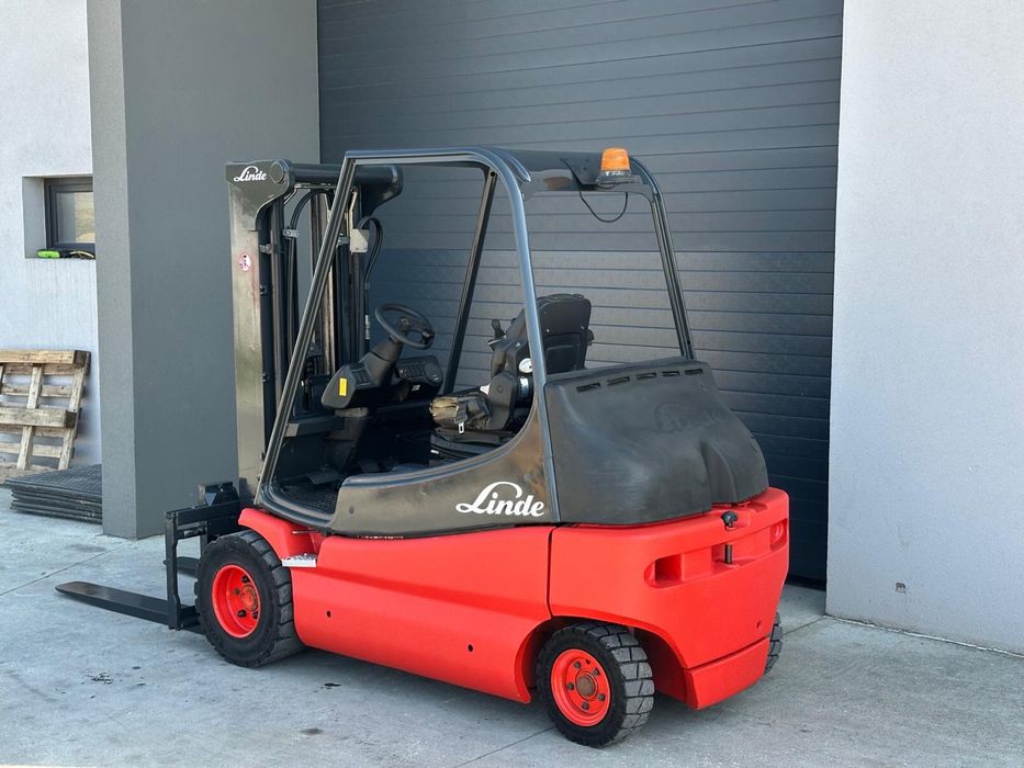 Stivuitor Electric  electrostivuitor Linde E30  2008
