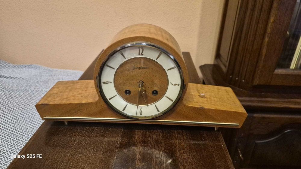 Ceas de semineu Junghans