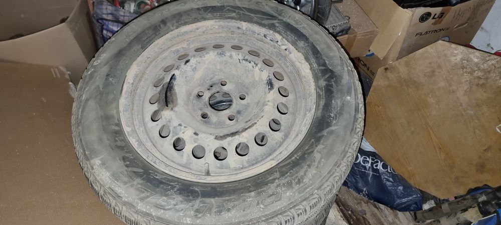 Продам шины с дисками R17