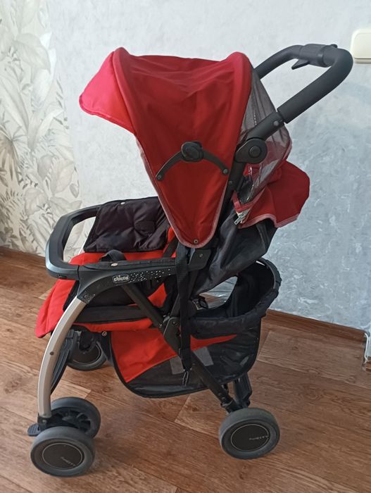 Коляска Chicco прогулочная