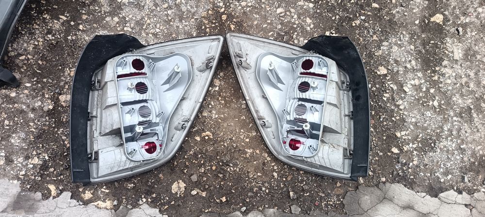 Фарове и стопове