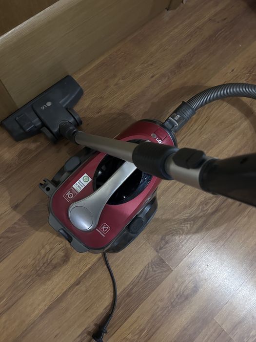 Продам пылесос lg