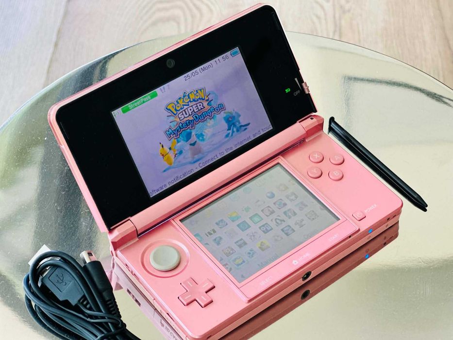 Nintendo 3DS Rose Gold + 70 игри Pokemon Zelda Mario Нинтендо