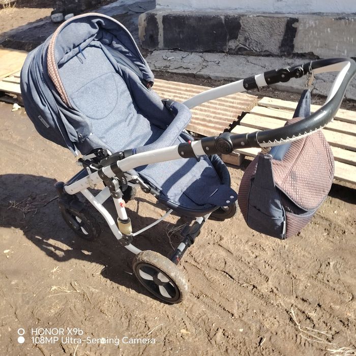 Продаётся детская коляска 3 в 1