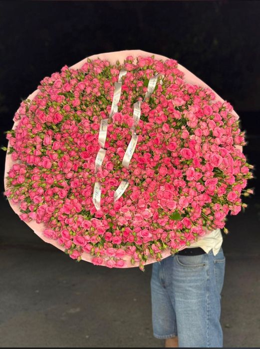 Фиалки, голландские пионы