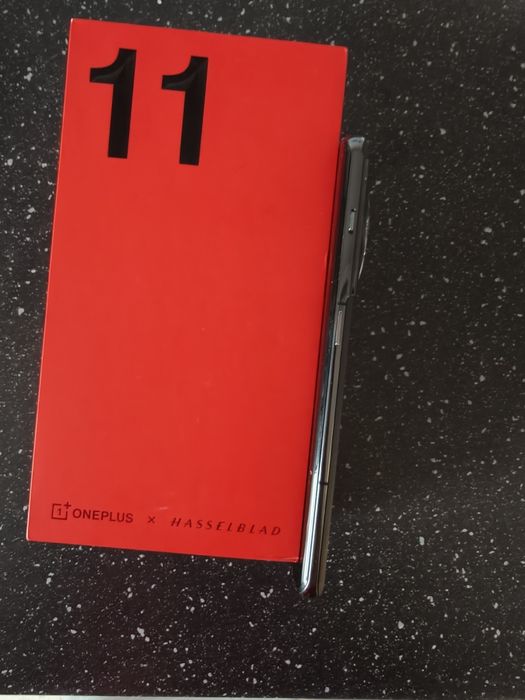 Telefon OnePlus 11 5G • RAM 16 +12 GB • Stocare 256 GB