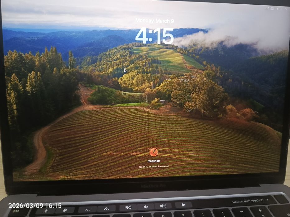 MacBook pro 13 Inch 2020 I5