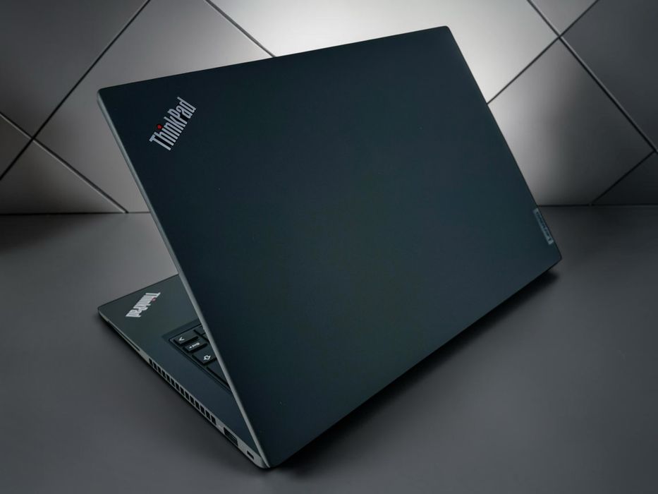 Лаптоп Lenovo ThinkPad T14 Gen 3 14" WUXGA AMD Ryzen™ 5 PRO 6650U 16RAM 512SSD AMD Radeon 660M 2.90GHZ Гаранция!