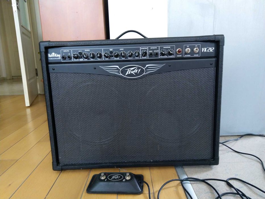 Лампово комбо Peavey ValveKing 212 (100W) + Оригинален фуутсуич Peavey (2 бутона)
