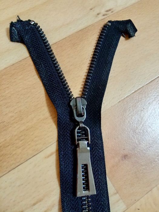 Продам замок молнию на одежду(фурнитура)
