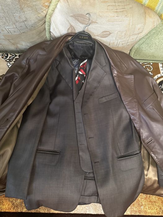 Продам костюм и куртку кожаную