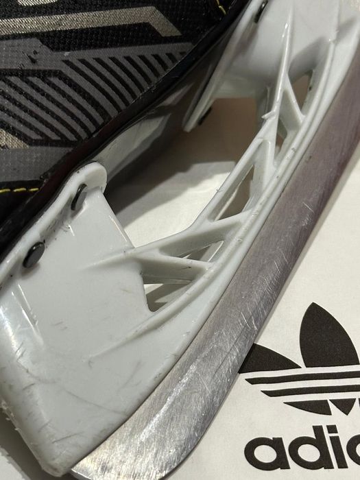 Продам коньки детские для хоккея