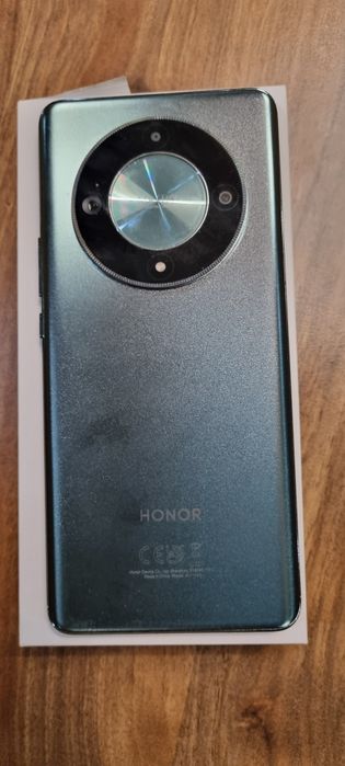 Продавам гаранционен HONOR Magic 6 LIte 256GB