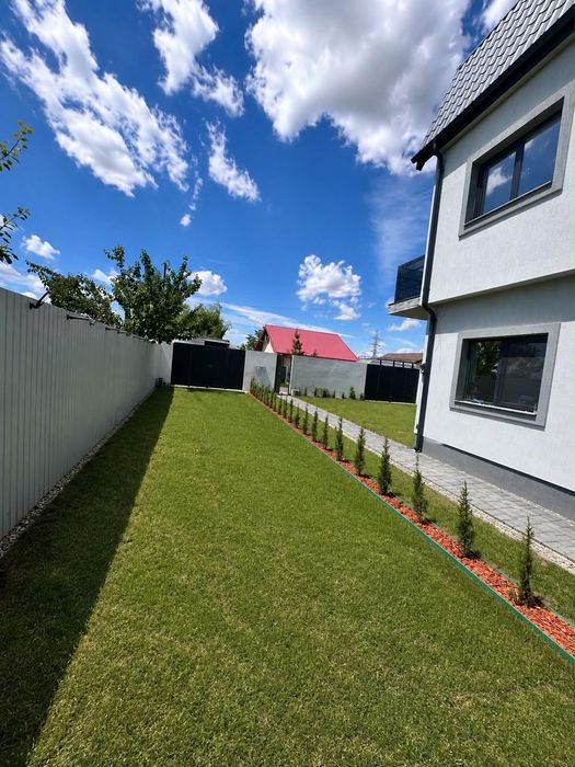 Vând casă duplex