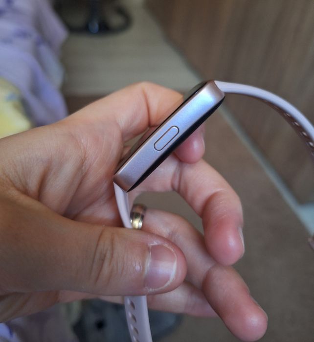 Смарт гривна Huawei Mi Band 10 в гаранция.