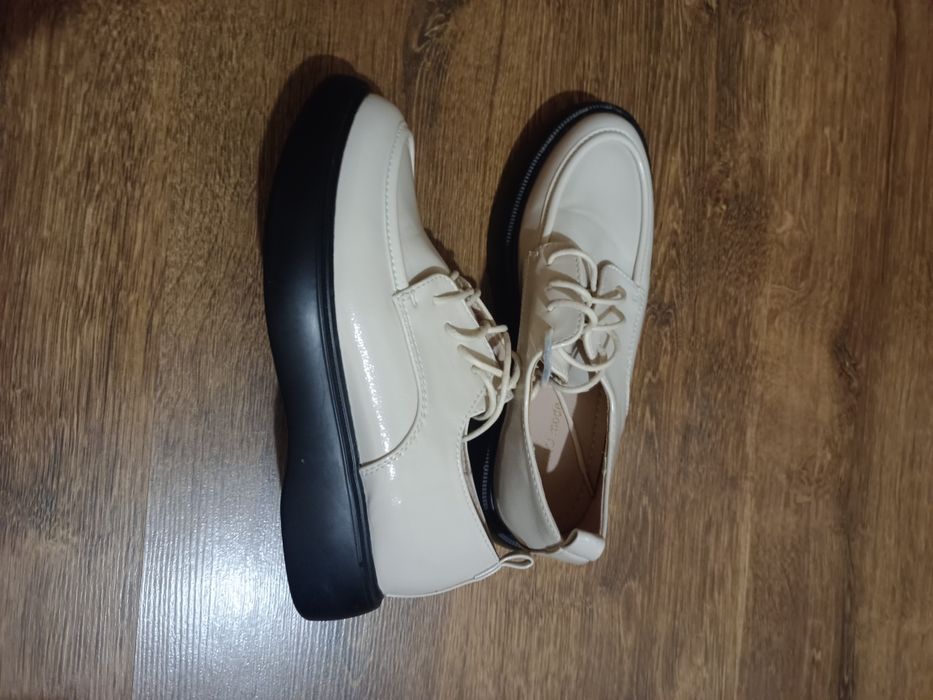 Продам  срочно обувь