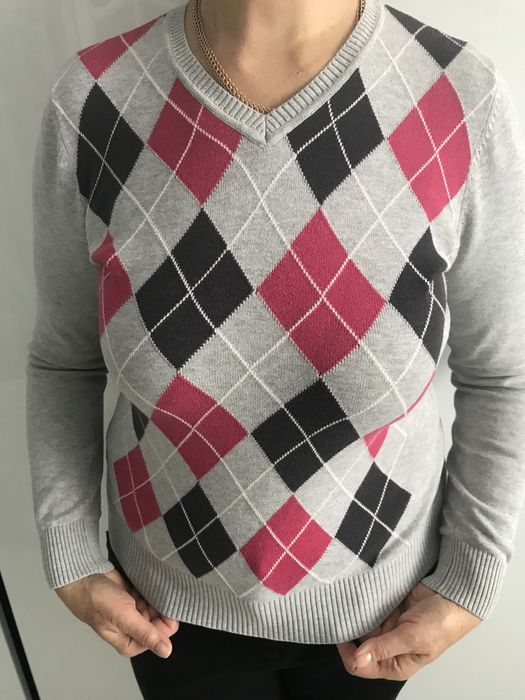 Продам женские кофточки.