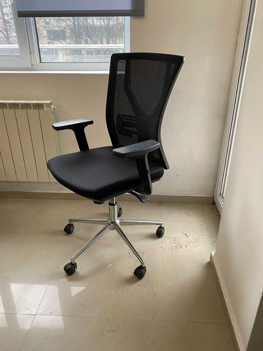 Мебели за офис - столове, секции, бюра