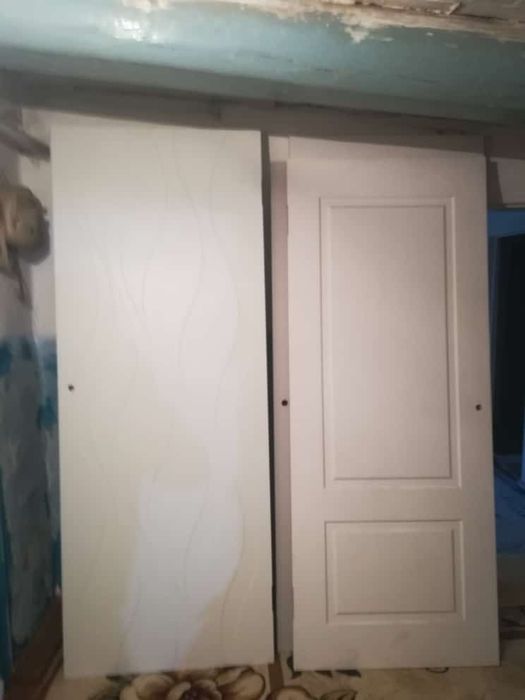 Продам двери новые.
